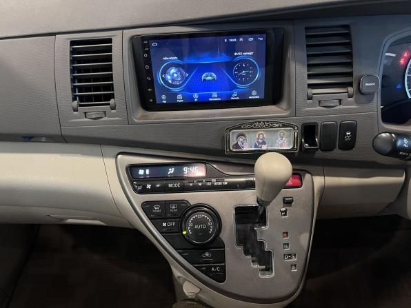 Toyota ISis I Рестайлинг с пробегом 2015 года, цена 1 270 000 рублей, 199321 км, компактвэн, Автокод Объявления