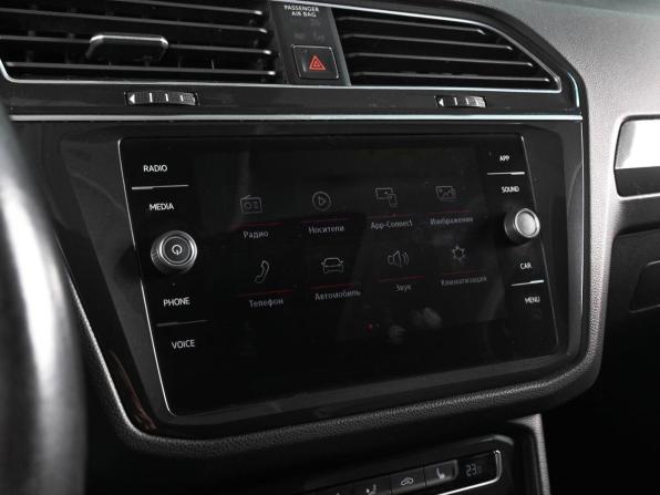 Volkswagen Tiguan II с пробегом 2018 года, цена 2 599 000 рублей, 109651 км, внедорожник, Автокод Объявления
