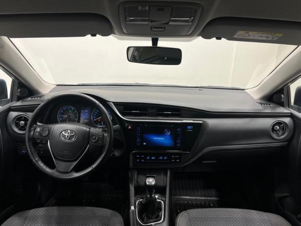 Toyota Corolla XI (E160 E170 E180) Рестайлинг 1 с пробегом 2018 года, цена 1 450 000 рублей, 105500 км, седан, Автокод Объявления