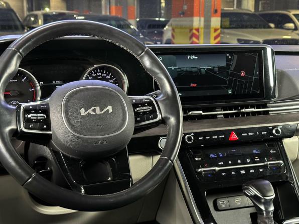 Kia Carnival IV с пробегом 2023 года, цена 3 800 000 рублей, 58505 км, минивэн, Автокод Объявления