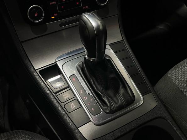 Volkswagen Passat B7 с пробегом 2011 года, цена 1 030 000 рублей, 218448 км, универсал, Автокод Объявления