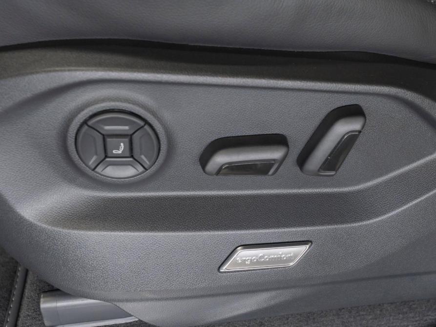 Volkswagen Touareg III Рестайлинг Москва  - изображение 16