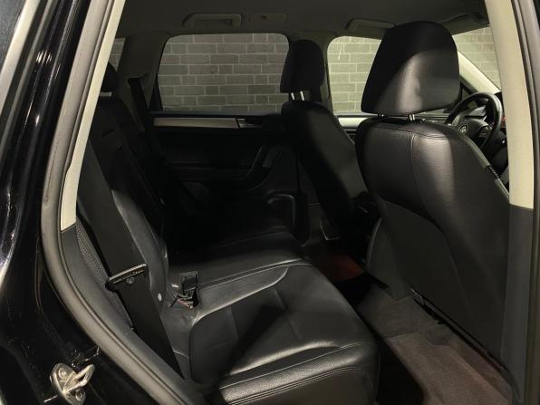 Volkswagen Touareg II с пробегом 2011 года, цена 1 950 000 рублей, 242907 км, внедорожник, Автокод Объявления