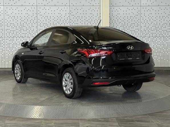 Hyundai Solaris II Рестайлинг с пробегом 2021 года, цена 865 000 рублей, 50675 км, седан, Автокод Объявления