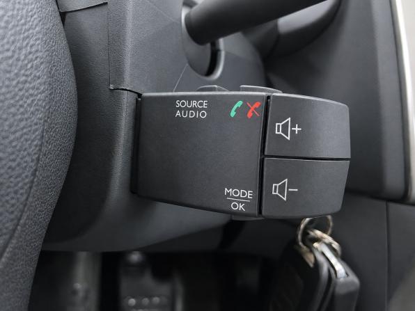 Renault Logan II Рестайлинг с пробегом 2020 года, цена 919 000 рублей, 151000 км, седан, Автокод Объявления