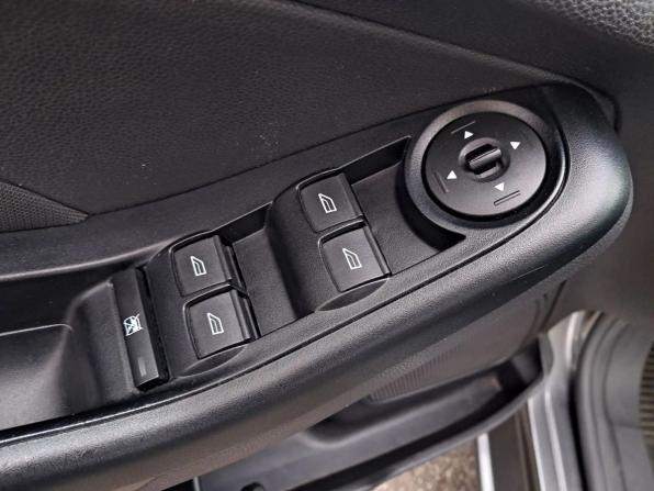 Ford Fiesta Mk6 Рестайлинг с пробегом 2018 года, цена 998 000 рублей, 83569 км, хэтчбек, Автокод Объявления