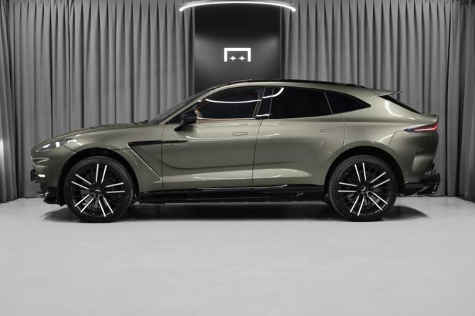 Новый Aston Martin DBX I 2025 года, цена 44 020 100 рублей, внедорожник, Автокод Объявления