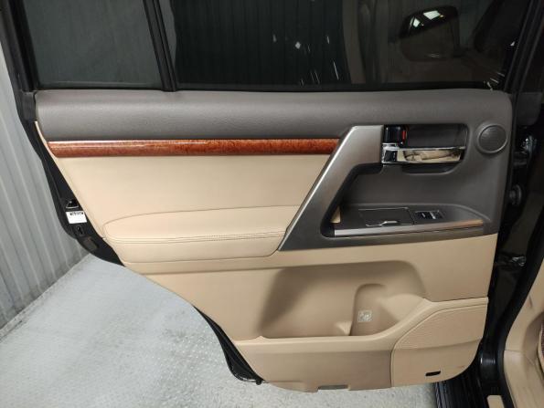 Toyota Land Cruiser 200 Series Рестайлинг 1 с пробегом 2012 года, цена 2 790 000 рублей, 269018 км, внедорожник, Автокод Объявления