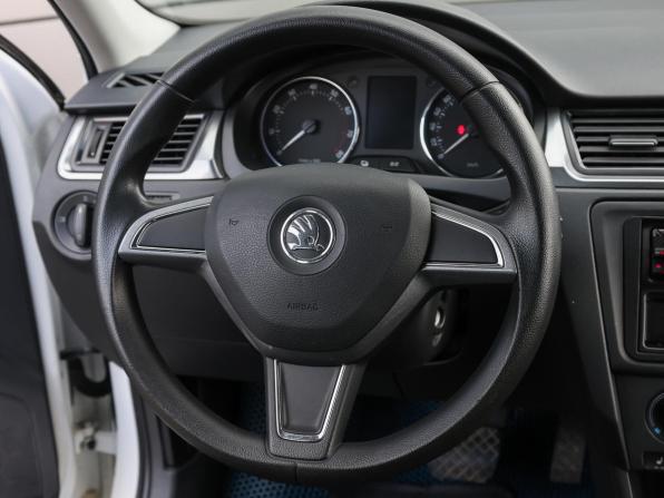 Skoda Rapid I с пробегом 2014 года, цена 949 000 рублей, 155350 км, лифтбек, Автокод Объявления