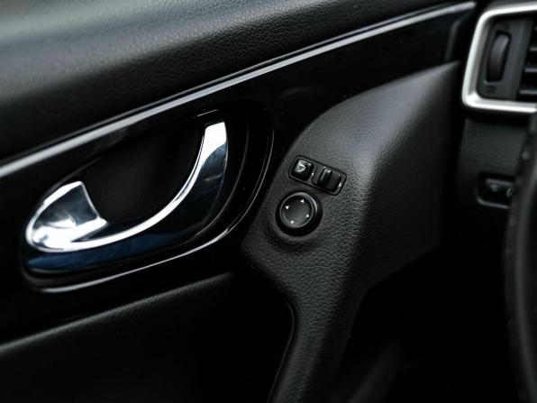 Nissan Qashqai II с пробегом 2017 года, цена 1 350 000 рублей, 137974 км, внедорожник, Автокод Объявления