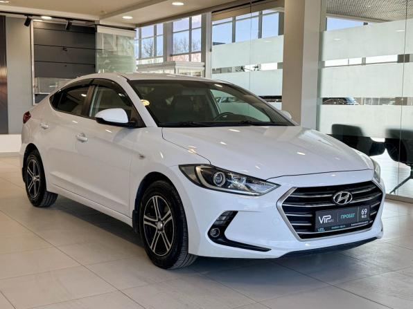Hyundai Elantra VI (AD) с пробегом 2018 года, цена 1 765 000 рублей, 105559 км, седан, Автокод Объявления