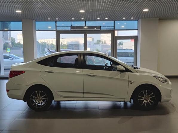 Hyundai Solaris I с пробегом 2013 года, цена 810 000 рублей, 137610 км, седан, Автокод Объявления