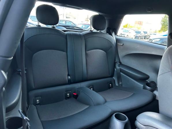 Mini Hatch III (F55/F56) Рестайлинг с пробегом 2021 года, цена 2 220 700 рублей, 108117 км, хэтчбек, Автокод Объявления