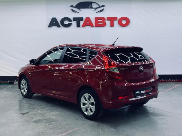 Hyundai Solaris I Рестайлинг с пробегом 2015 года, цена 1 255 000 рублей, 33278 км, хэтчбек, Автокод Объявления