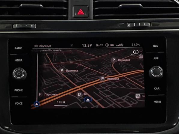 Volkswagen Tiguan II Рестайлинг с пробегом 2021 года, цена 2 790 000 рублей, 47774 км, внедорожник, Автокод Объявления