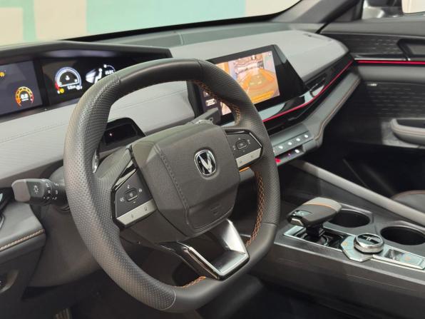Changan UNI-V I с пробегом 2023 года, цена 2 110 000 рублей, 3127 км, лифтбек, Автокод Объявления