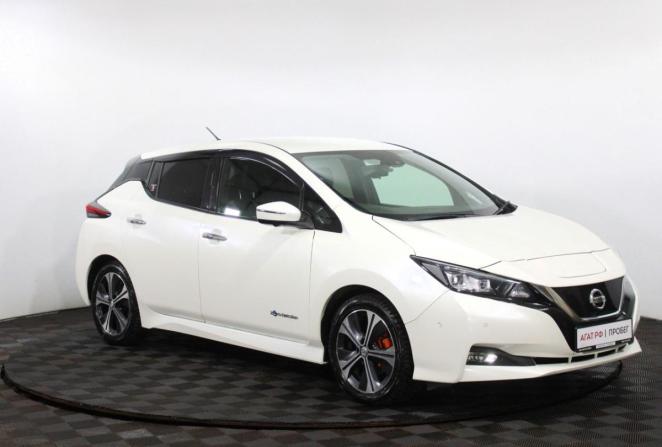 Nissan Leaf II (ZE1) с пробегом 2018 года, цена 1 590 000 рублей, 60712 км, хэтчбек, Автокод Объявления
