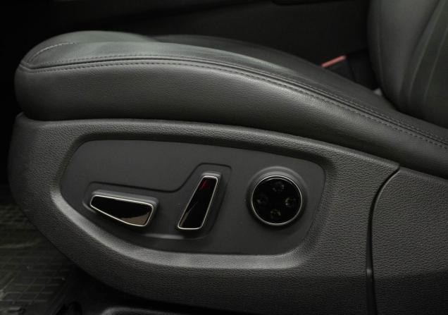 Hyundai Genesis II с пробегом 2016 года, цена 2 049 000 рублей, 102995 км, седан, Автокод Объявления