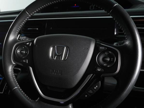 Honda Stepwgn V Рестайлинг с пробегом 2017 года, цена 2 515 000 рублей, 90407 км, минивэн, Автокод Объявления