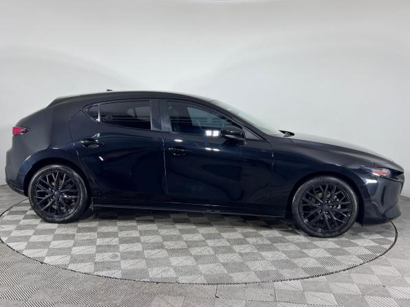 Mazda 3 IV (BP) с пробегом 2020 года, цена 2 050 000 рублей, 71200 км, хэтчбек, Автокод Объявления
