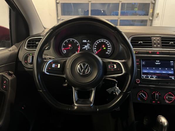 Volkswagen Polo V Рестайлинг с пробегом 2019 года, цена 1 775 000 рублей, 38500 км, седан, Автокод Объявления