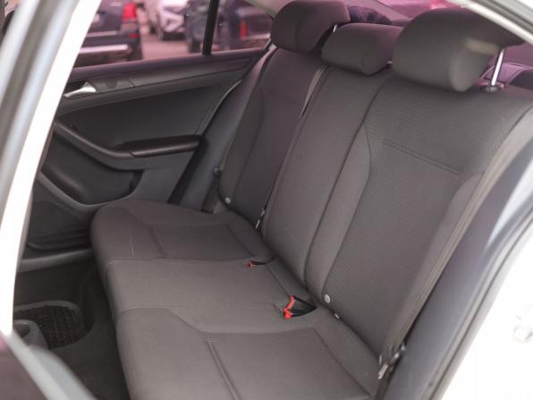 Volkswagen Jetta VI Рестайлинг с пробегом 2015 года, цена 1 079 000 рублей, 187000 км, седан, Автокод Объявления