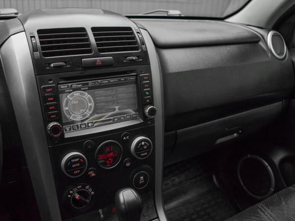 Suzuki Grand Vitara II Рестайлинг с пробегом 2011 года, цена 1 300 000 рублей, 237618 км, внедорожник, Автокод Объявления
