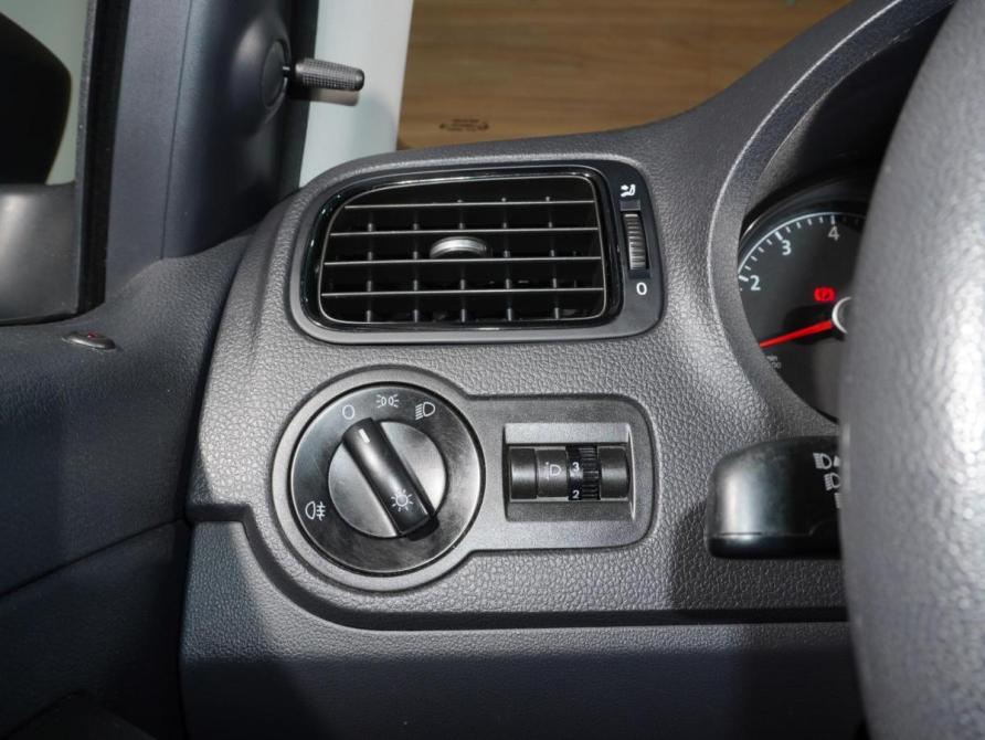 Volkswagen Polo V Рестайлинг Тверь  - изображение 17