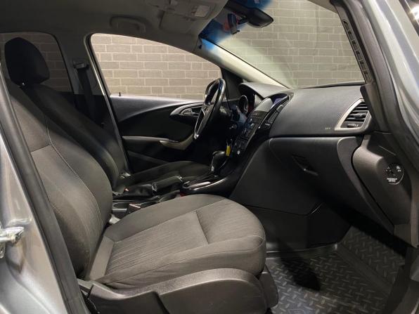 Opel Astra J с пробегом 2010 года, цена 630 000 рублей, 169866 км, хэтчбек, Автокод Объявления