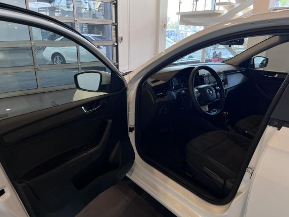 Skoda Rapid II с пробегом 2021 года, цена 1 600 000 рублей, 128650 км, лифтбек, Автокод Объявления