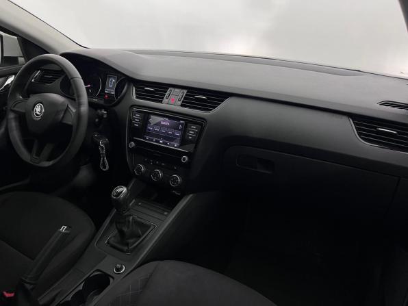 Skoda Octavia III (A7) Рестайлинг с пробегом 2018 года, цена 1 695 000 рублей, 76100 км, лифтбек, Автокод Объявления