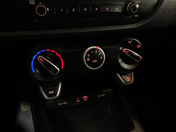 Kia Rio IV с пробегом 2019 года, цена 1 475 000 рублей, 123734 км, хэтчбек, Автокод Объявления