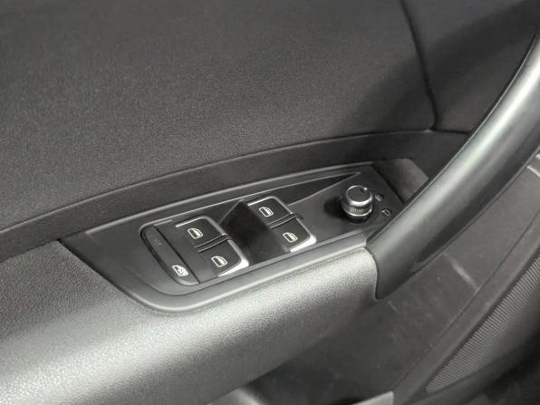 Audi A1 I (8X) Рестайлинг с пробегом 2015 года, цена 1 149 000 рублей, 111383 км, хэтчбек, Автокод Объявления