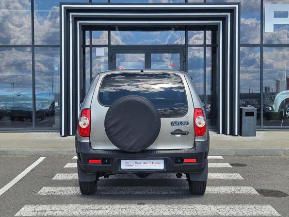 Chevrolet Niva I Рестайлинг с пробегом 2017 года, цена 798 000 рублей, 15000 км, внедорожник, Автокод Объявления
