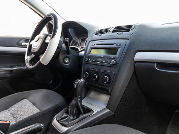 Skoda Octavia II (A5) Рестайлинг с пробегом 2012 года, цена 998 000 рублей, 143374 км, лифтбек, Автокод Объявления