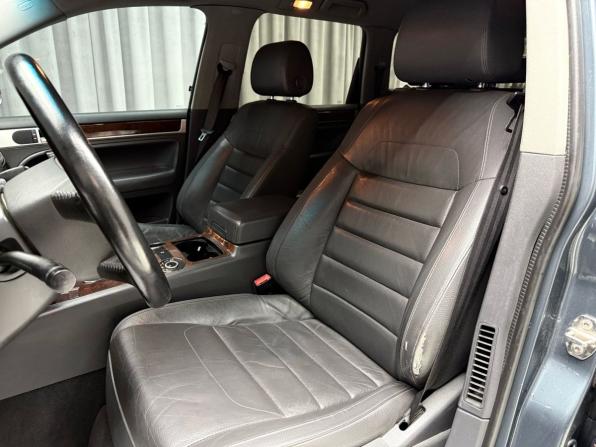 Volkswagen Touareg I Рестайлинг с пробегом 2007 года, цена 1 299 000 рублей, 310985 км, внедорожник, Автокод Объявления