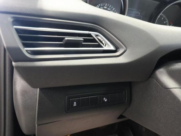 Peugeot 308 II с пробегом 2014 года, цена 1 108 000 рублей, 108154 км, хэтчбек, Автокод Объявления