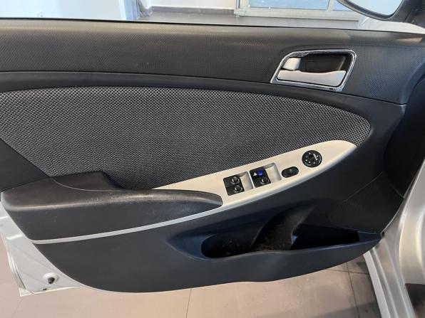 Hyundai Solaris I с пробегом 2014 года, цена 783 000 рублей, 196630 км, седан, Автокод Объявления