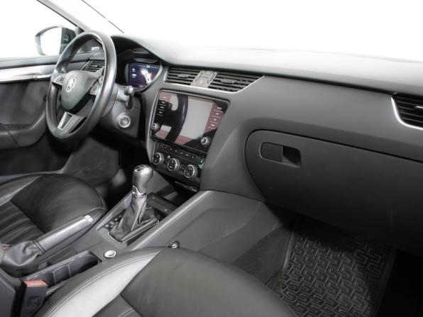 Skoda Octavia III (A7) Рестайлинг с пробегом 2018 года, цена 1 899 000 рублей, 291529 км, лифтбек, Автокод Объявления