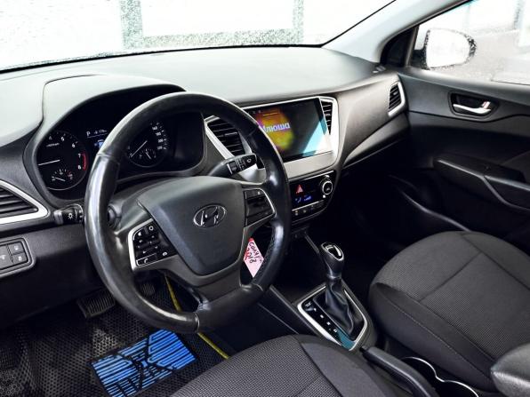 Hyundai Solaris II с пробегом 2018 года, цена 1 315 000 рублей, 135452 км, седан, Автокод Объявления