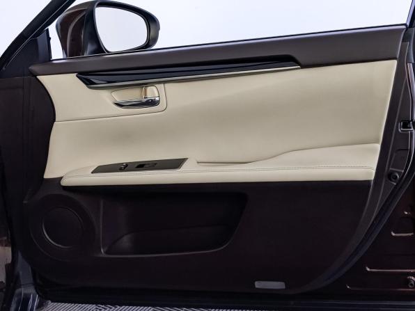 Lexus ES VI Рестайлинг с пробегом 2016 года, цена 2 820 000 рублей, 63533 км, седан, Автокод Объявления