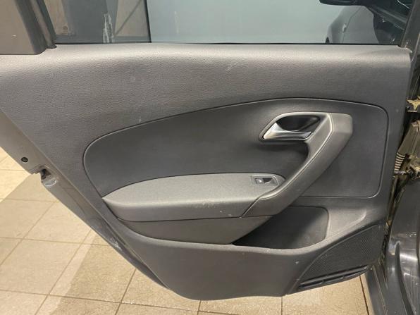 Volkswagen Polo V Рестайлинг с пробегом 2015 года, цена 589 000 рублей, 260000 км, седан, Автокод Объявления