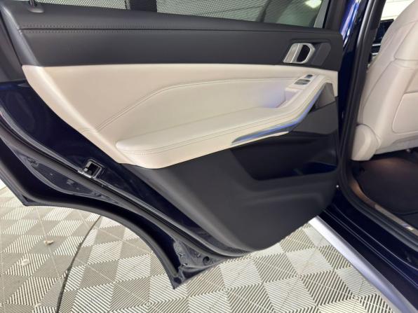 BMW X7 I (G07) Рестайлинг с пробегом 2022 года, цена 10 999 000 рублей, 71135 км, внедорожник, Автокод Объявления