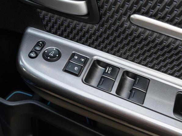 Honda Stepwgn V с пробегом 2016 года, цена 1 775 000 рублей, 151856 км, минивэн, Автокод Объявления