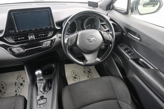 Toyota C-HR I с пробегом 2018 года, цена 1 899 000 рублей, 113000 км, внедорожник, Автокод Объявления