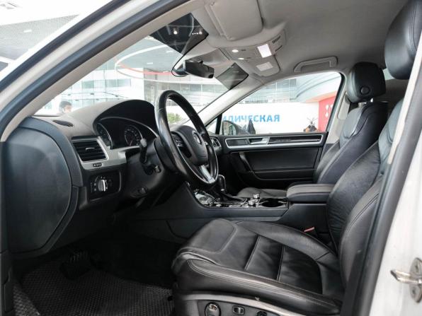 Volkswagen Touareg II Рестайлинг с пробегом 2017 года, цена 2 750 000 рублей, 300600 км, внедорожник, Автокод Объявления