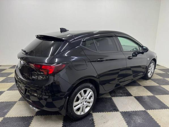 Opel Astra K с пробегом 2018 года, цена 952 700 рублей, 197000 км, хэтчбек, Автокод Объявления