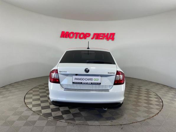 Skoda Rapid I с пробегом 2017 года, цена 935 000 рублей, 205820 км, лифтбек, Автокод Объявления
