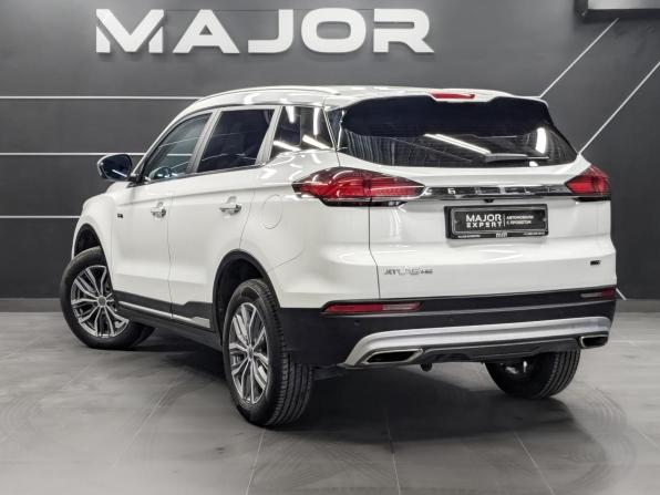 Geely Atlas Pro с пробегом 2022 года, цена 1 970 000 рублей, 40996 км, внедорожник, Автокод Объявления