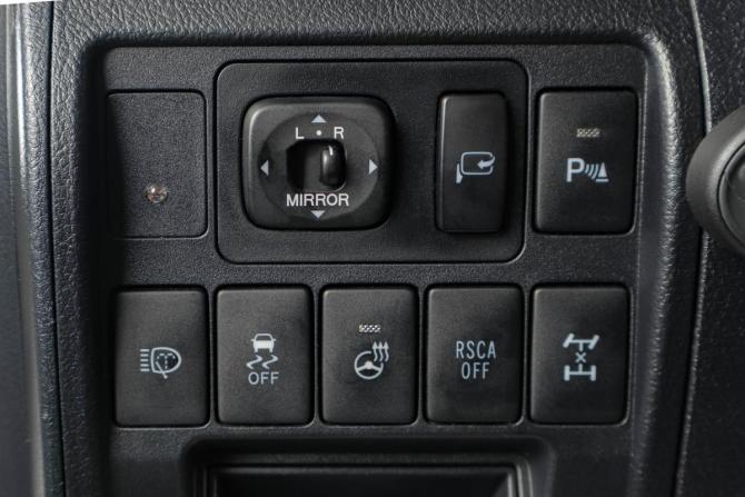 Toyota Land Cruiser 200 Series Рестайлинг 1 с пробегом 2013 года, цена 3 999 000 рублей, 330000 км, внедорожник, Автокод Объявления